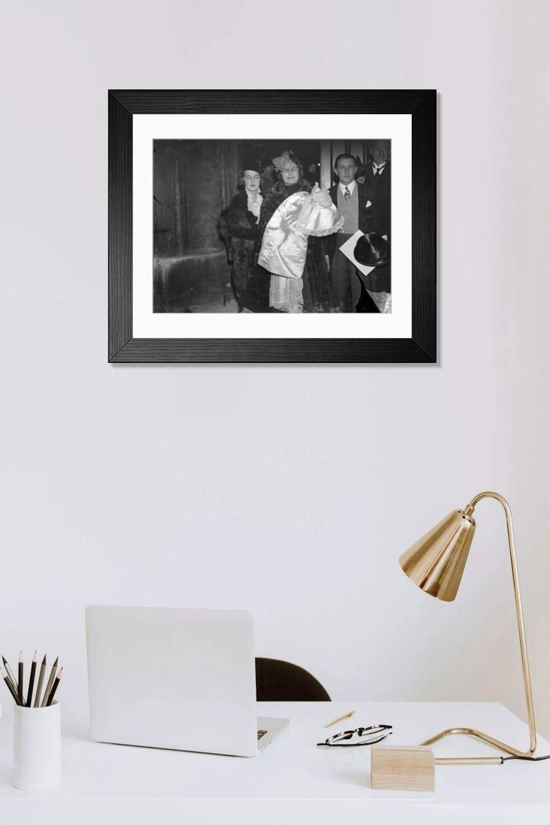 Shown hanging in a room: Modern 14"x12" (36x31cm)