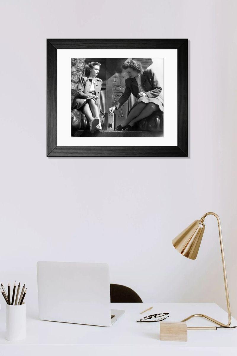 Shown hanging in a room: Modern 14"x12" (36x31cm)