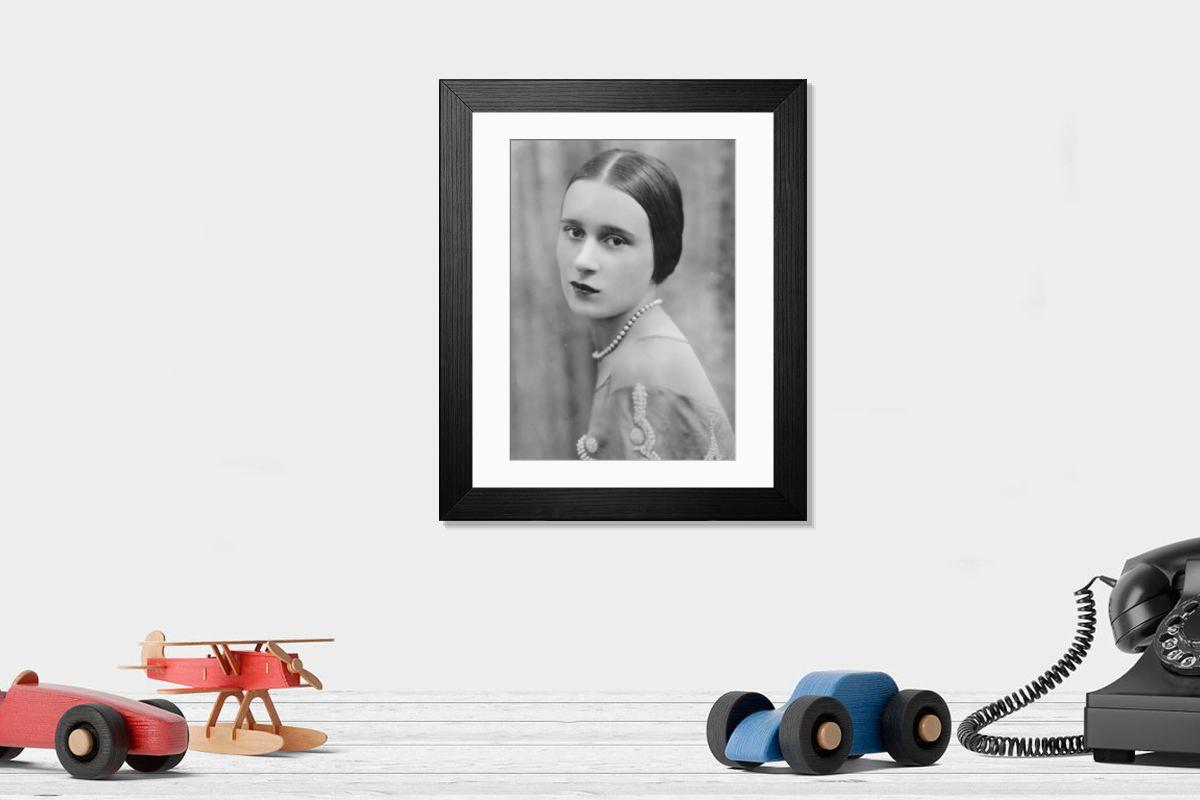 Shown hanging in a room: Modern 14"x12" (36x31cm)