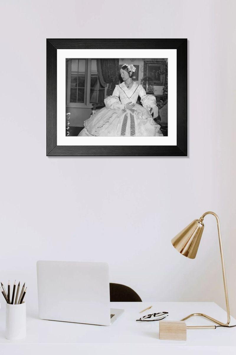 Shown hanging in a room: Modern 14"x12" (36x31cm)