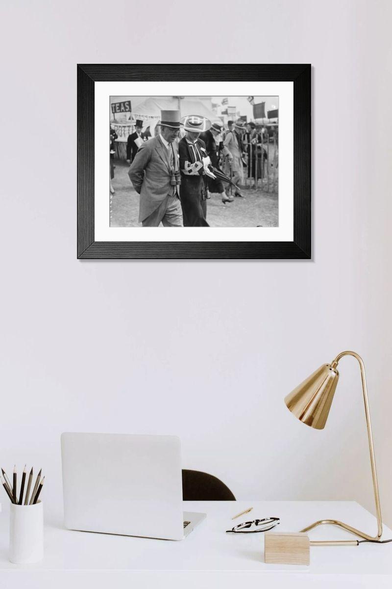 Shown hanging in a room: Modern 14"x12" (36x31cm)