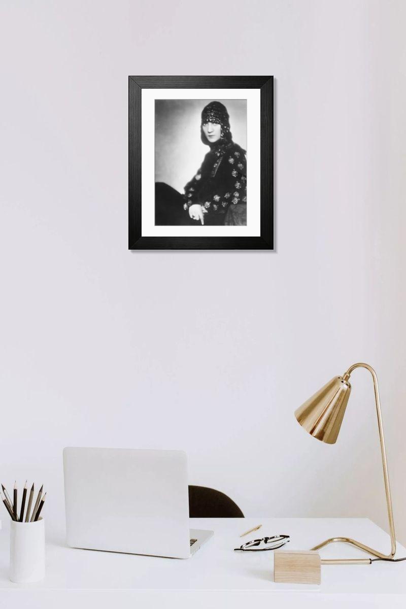 Shown hanging in a room: Modern 14"x12" (36x31cm)