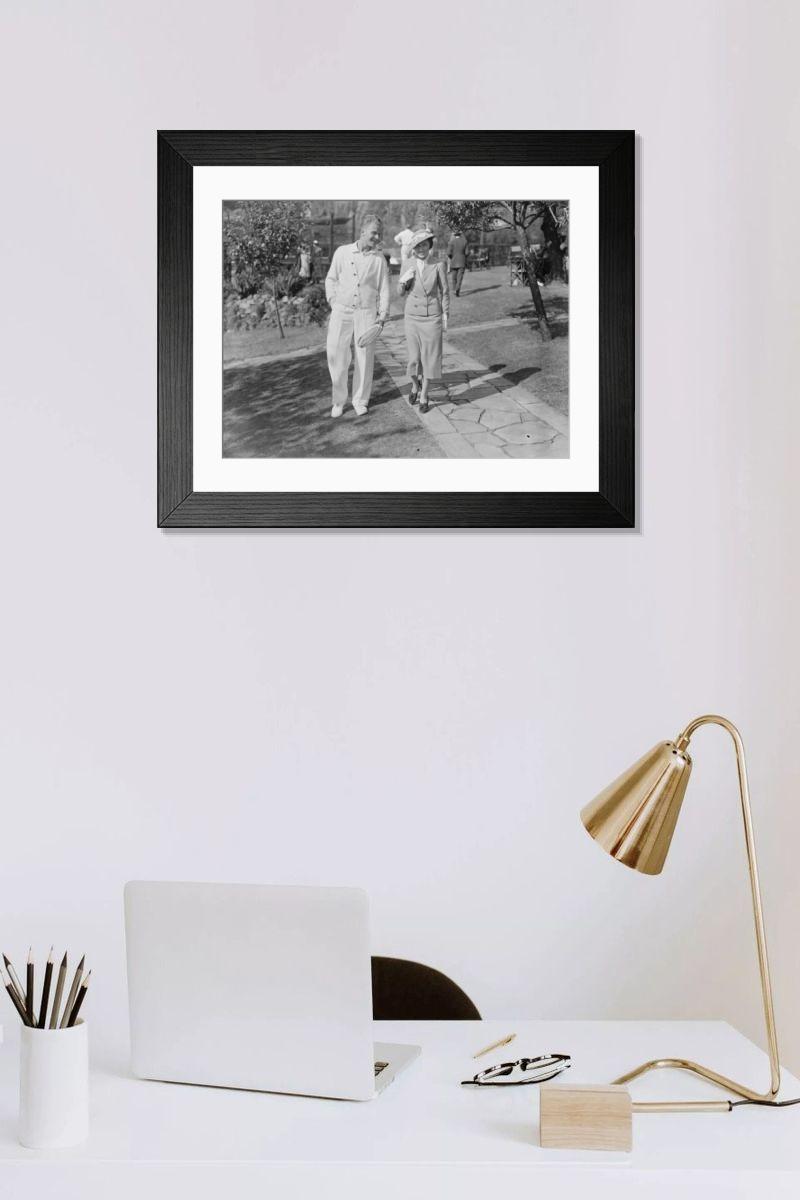 Shown hanging in a room: Modern 14"x12" (36x31cm)