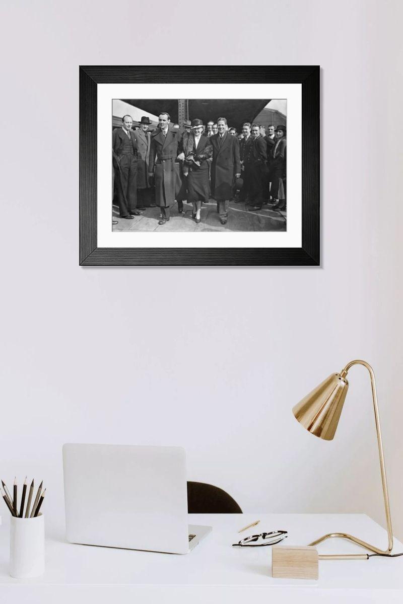 Shown hanging in a room: Modern 14"x12" (36x31cm)