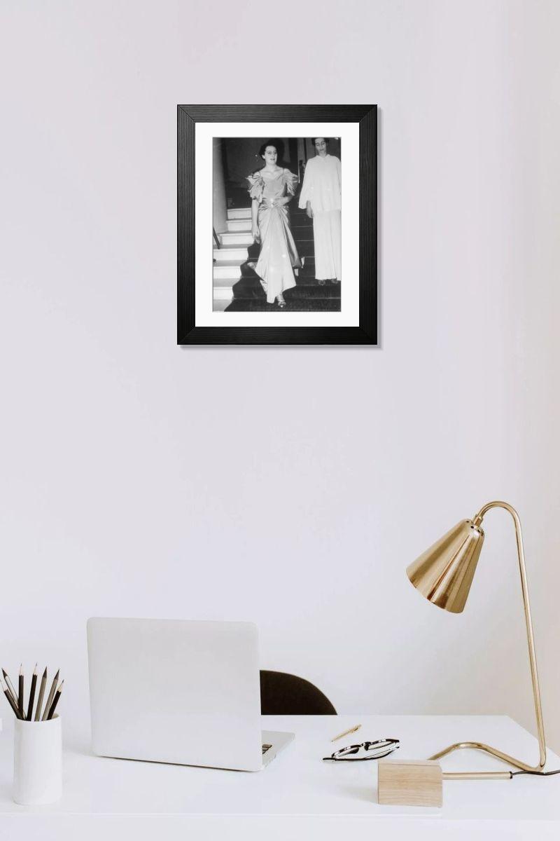 Shown hanging in a room: Modern 14"x12" (36x31cm)