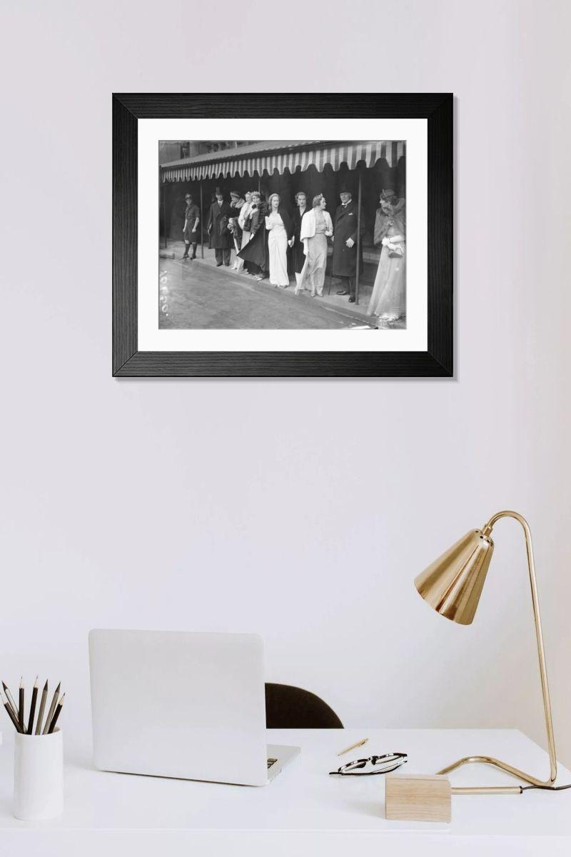 Shown hanging in a room: Modern 14"x12" (36x31cm)