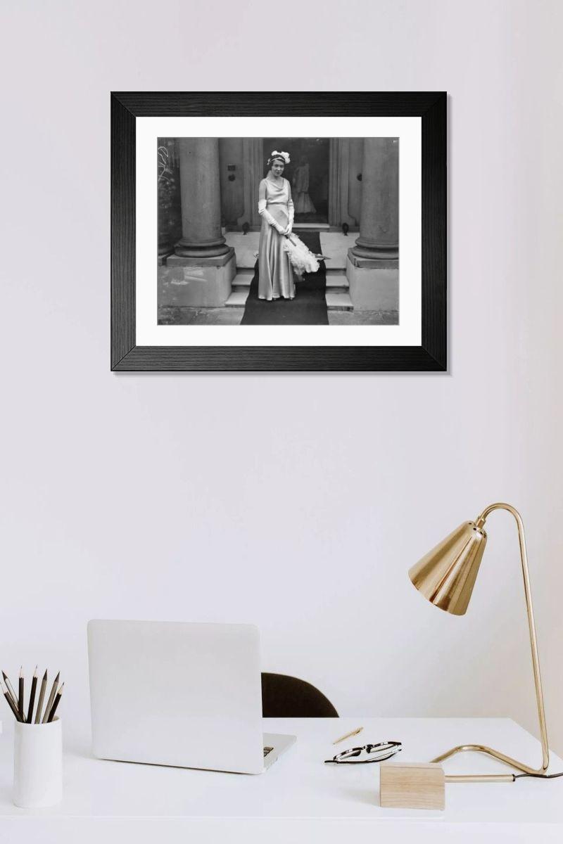 Shown hanging in a room: Modern 14"x12" (36x31cm)