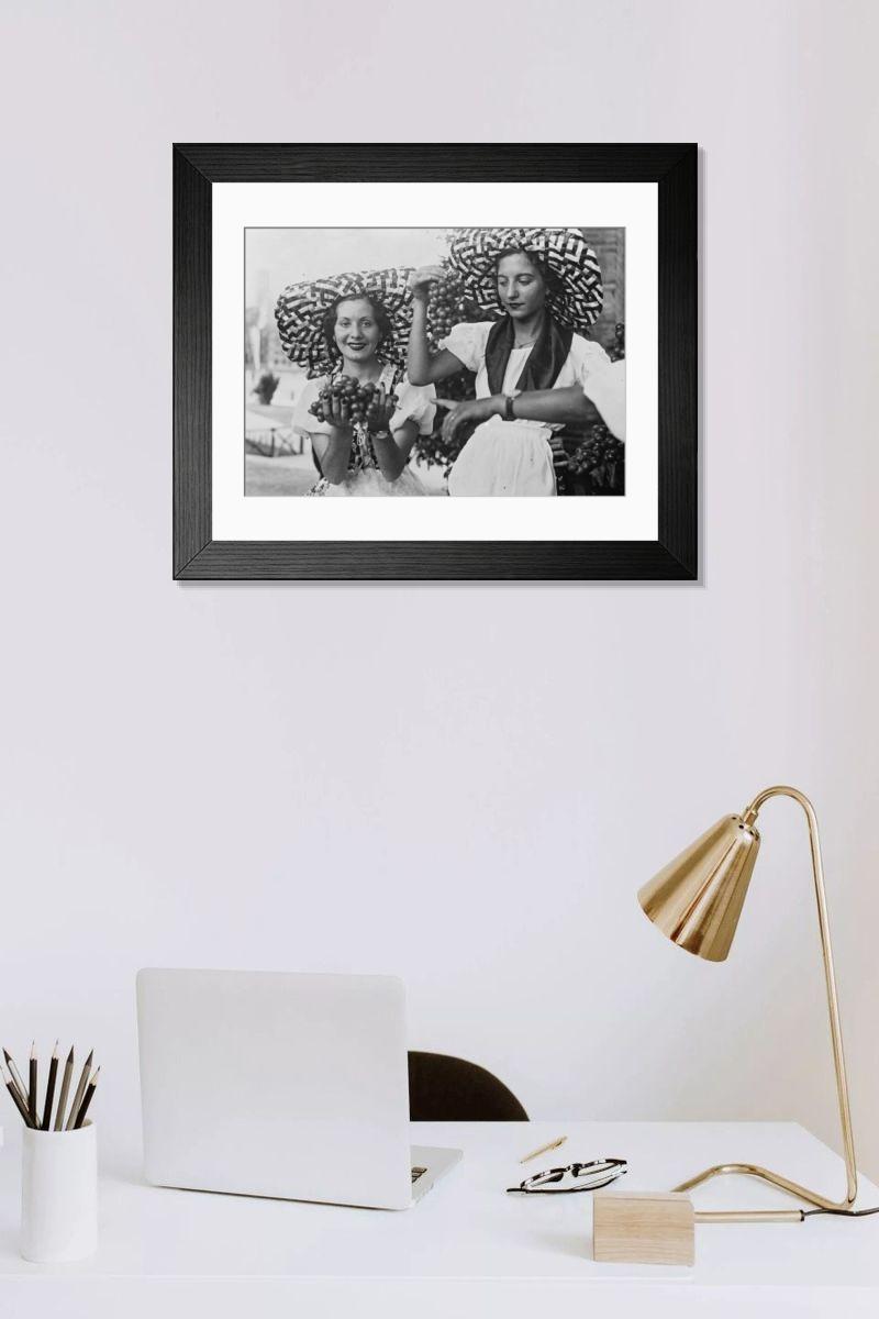 Shown hanging in a room: Modern 14"x12" (36x31cm)