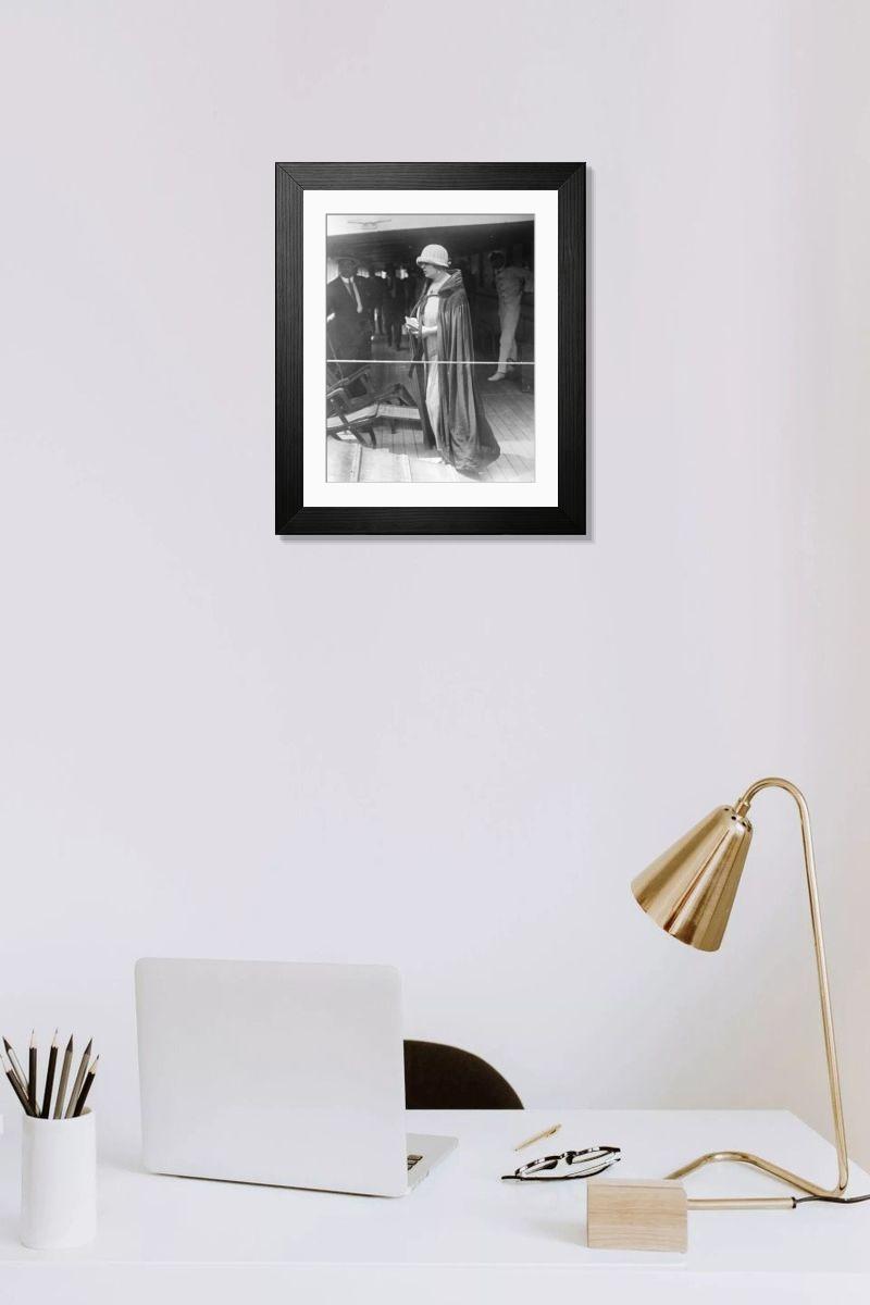 Shown hanging in a room: Modern 14"x12" (36x31cm)