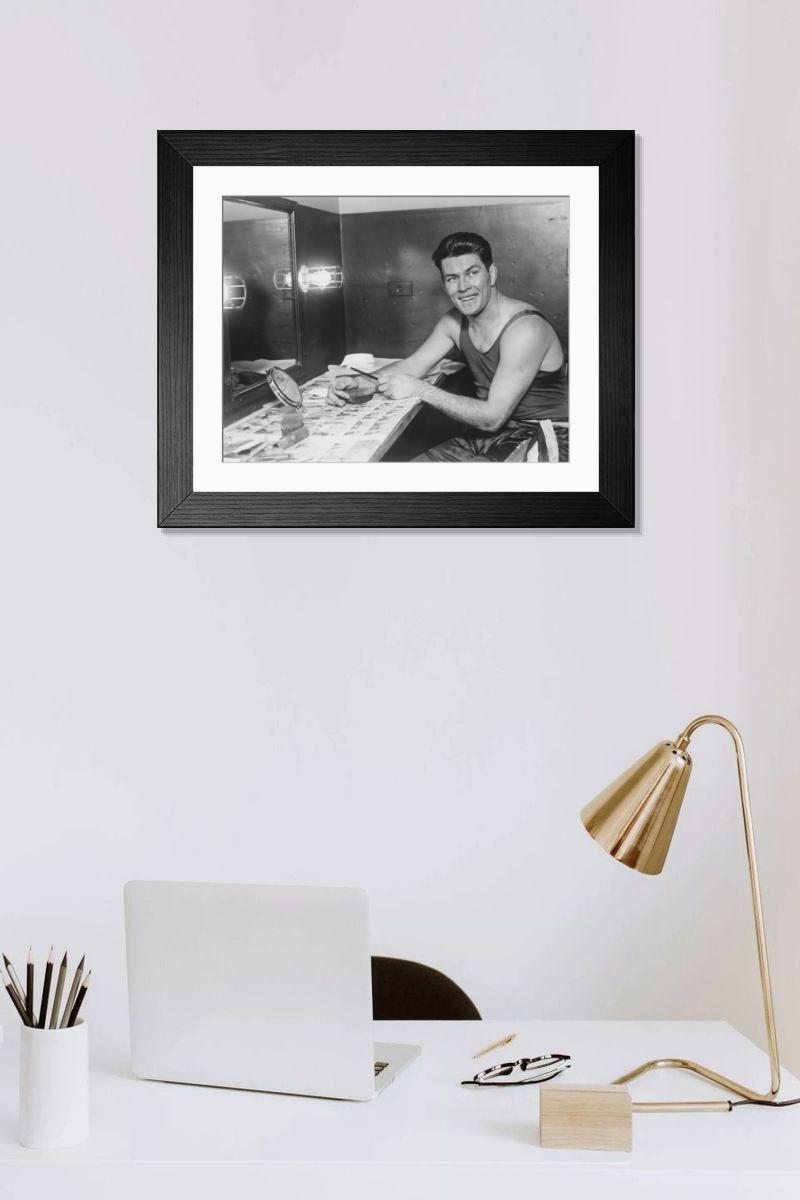Shown hanging in a room: Modern 14"x12" (36x31cm)