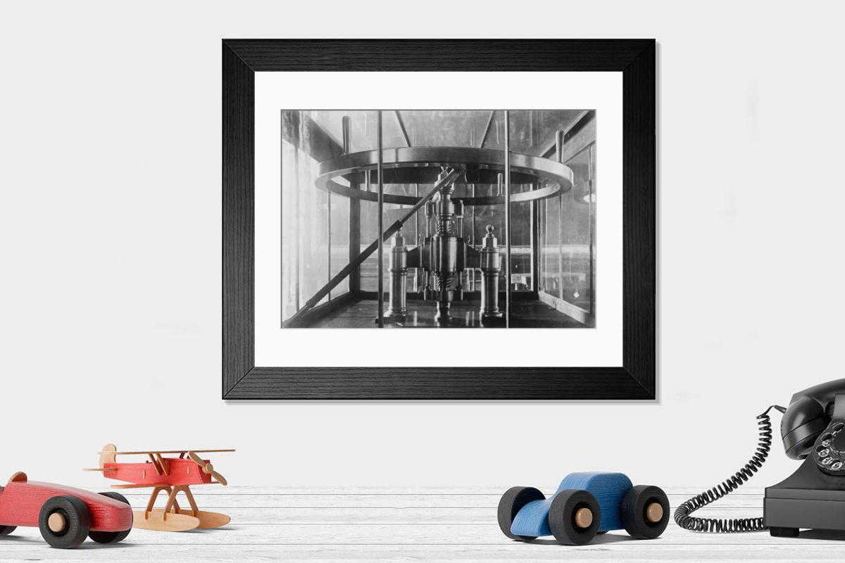 Shown hanging in a room: Modern 14"x12" (36x31cm)