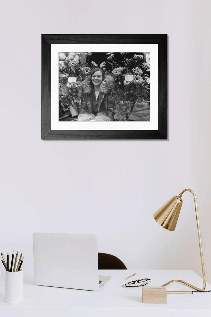 Shown hanging in a room: Modern 14"x12" (36x31cm)