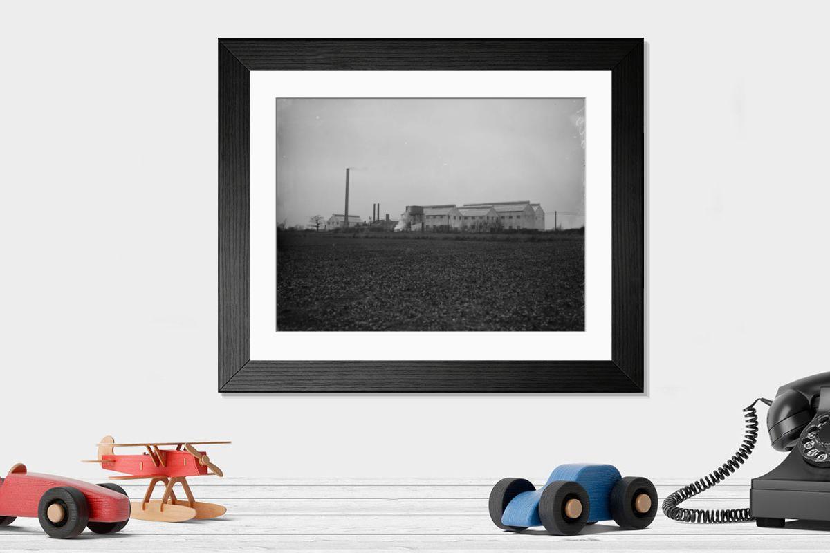 Shown hanging in a room: Modern 14"x12" (36x31cm)