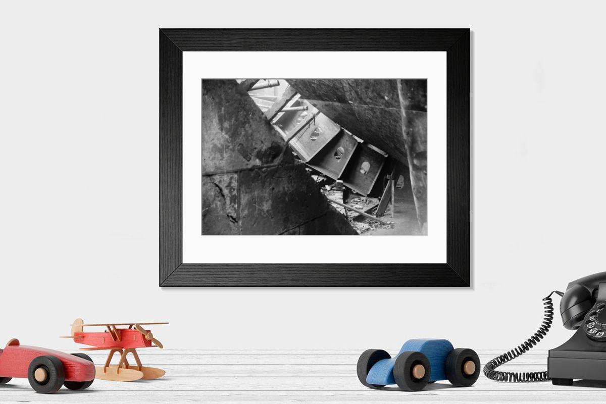 Shown hanging in a room: Modern 14"x12" (36x31cm)