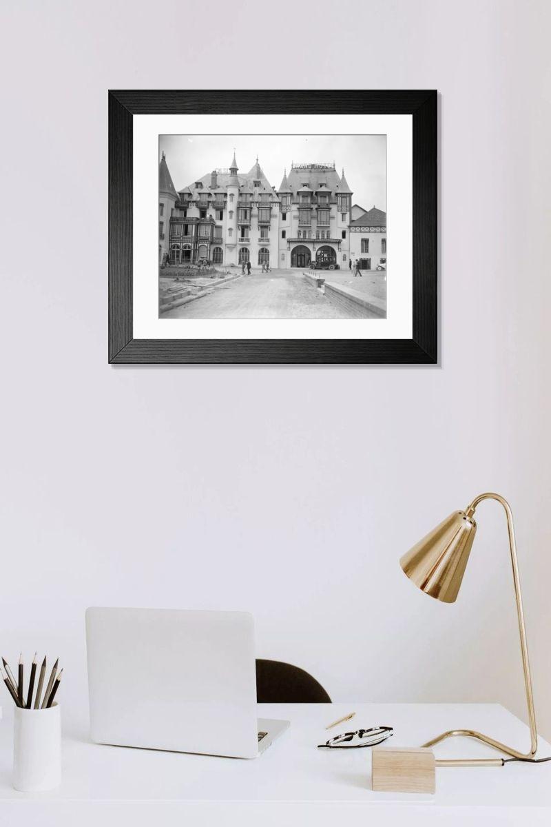 Shown hanging in a room: Modern 14"x12" (36x31cm)