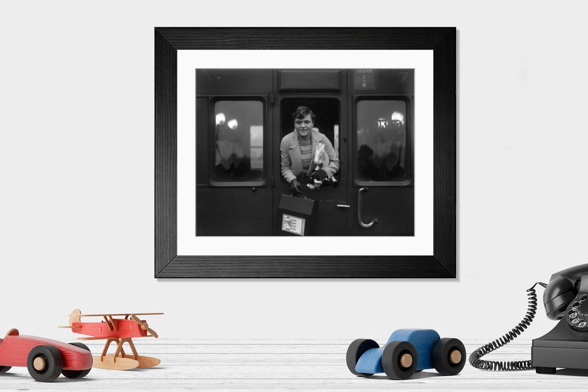 Shown hanging in a room: Modern 14"x12" (36x31cm)