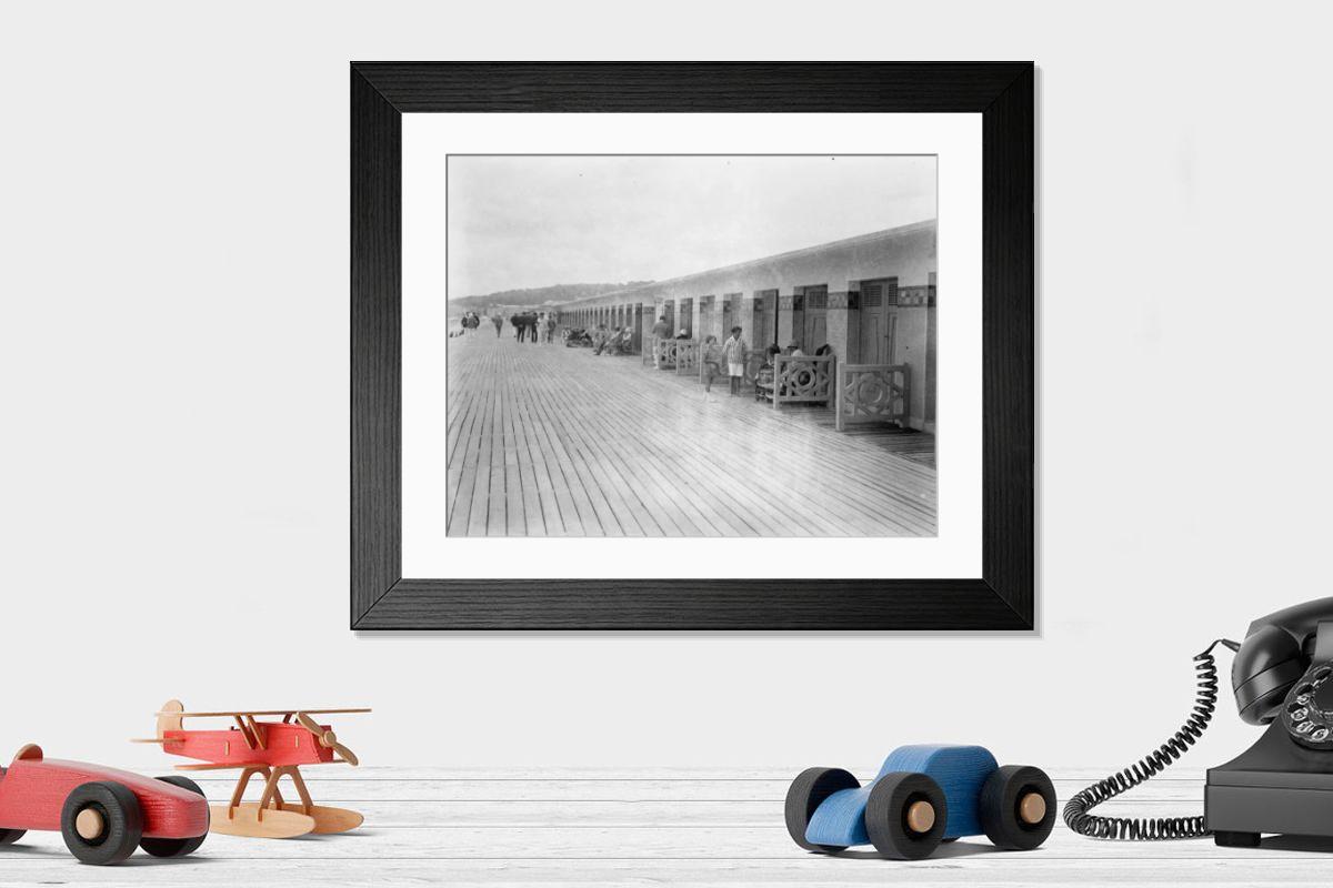 Shown hanging in a room: Modern 14"x12" (36x31cm)