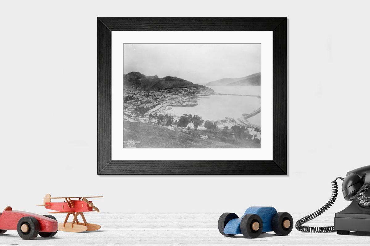Shown hanging in a room: Modern 14"x12" (36x31cm)