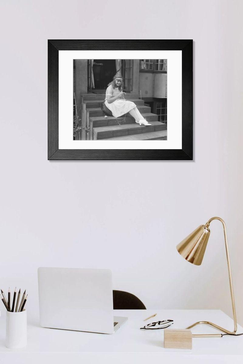 Shown hanging in a room: Modern 14"x12" (36x31cm)