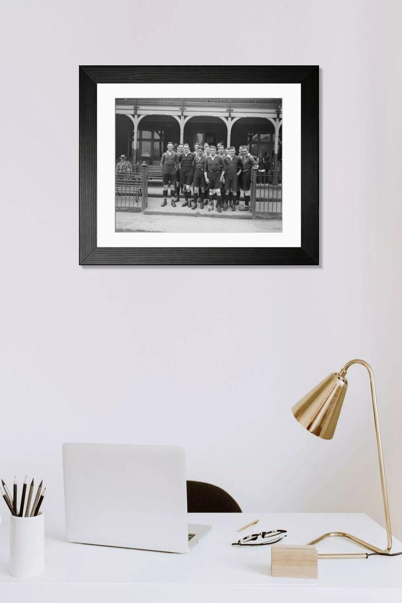 Shown hanging in a room: Modern 14"x12" (36x31cm)