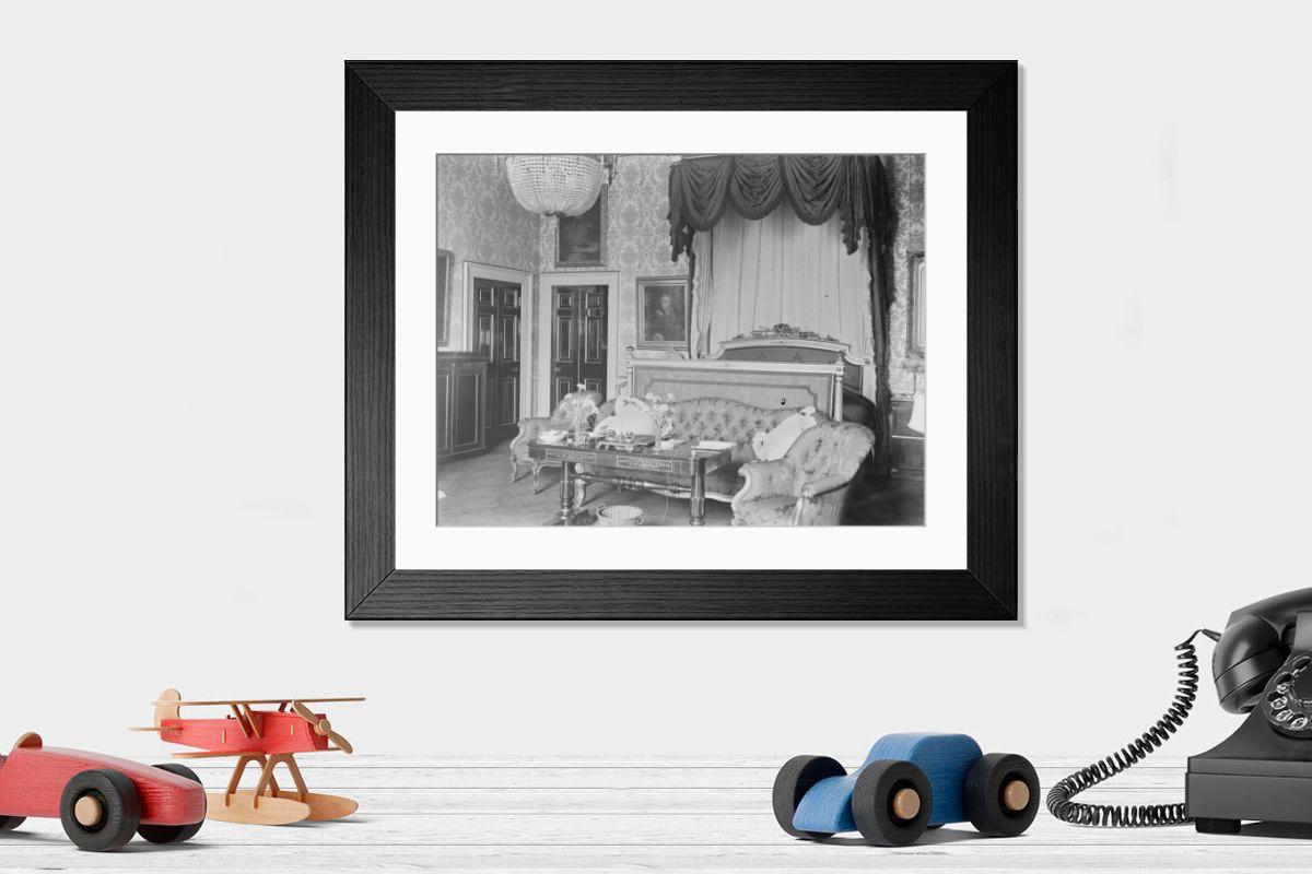 Shown hanging in a room: Modern 14"x12" (36x31cm)