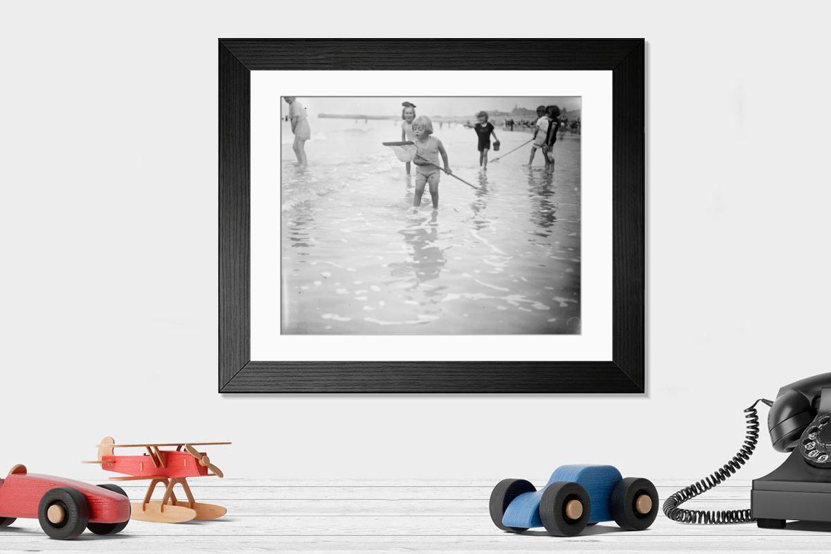 Shown hanging in a room: Modern 14"x12" (36x31cm)