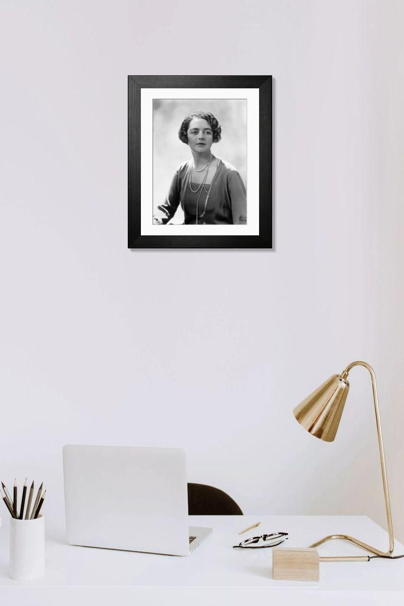 Shown hanging in a room: Modern 14"x12" (36x31cm)