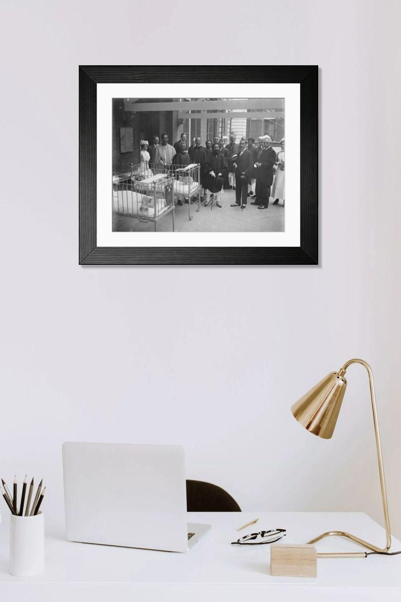 Shown hanging in a room: Modern 14"x12" (36x31cm)