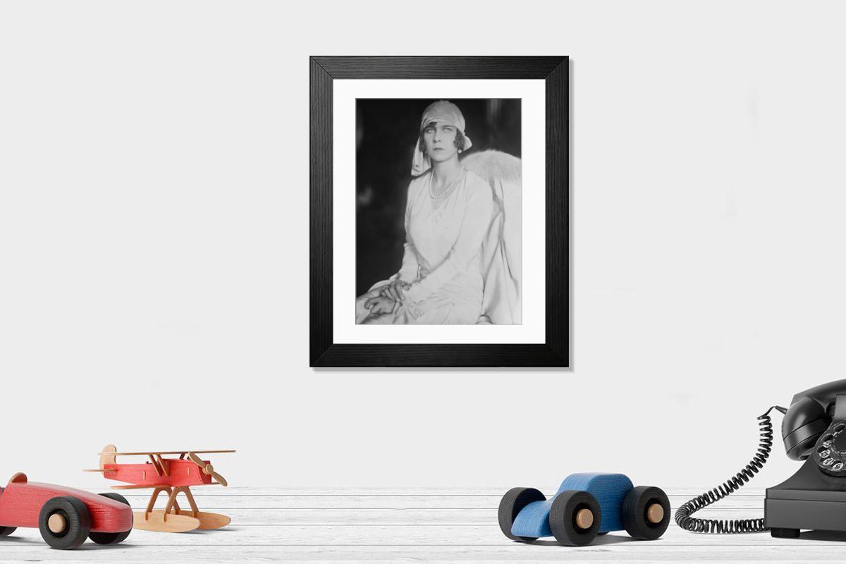 Shown hanging in a room: Modern 14"x12" (36x31cm)