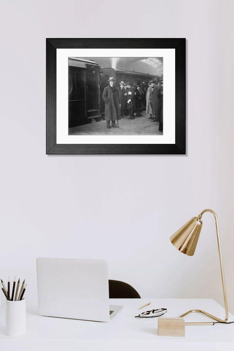 Shown hanging in a room: Modern 14"x12" (36x31cm)