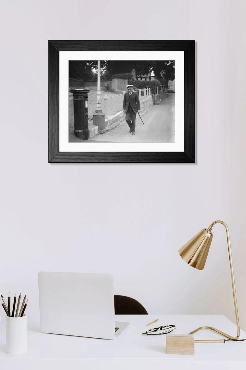 Shown hanging in a room: Modern 14"x12" (36x31cm)