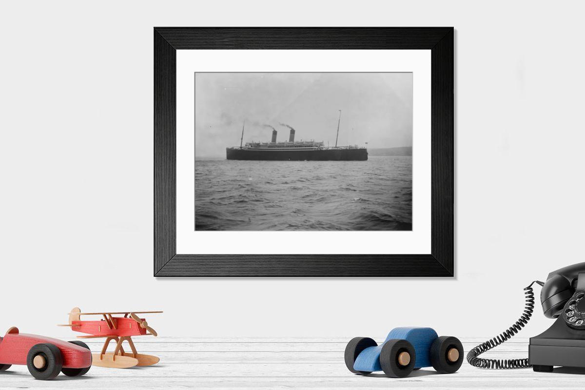 Shown hanging in a room: Modern 14"x12" (36x31cm)