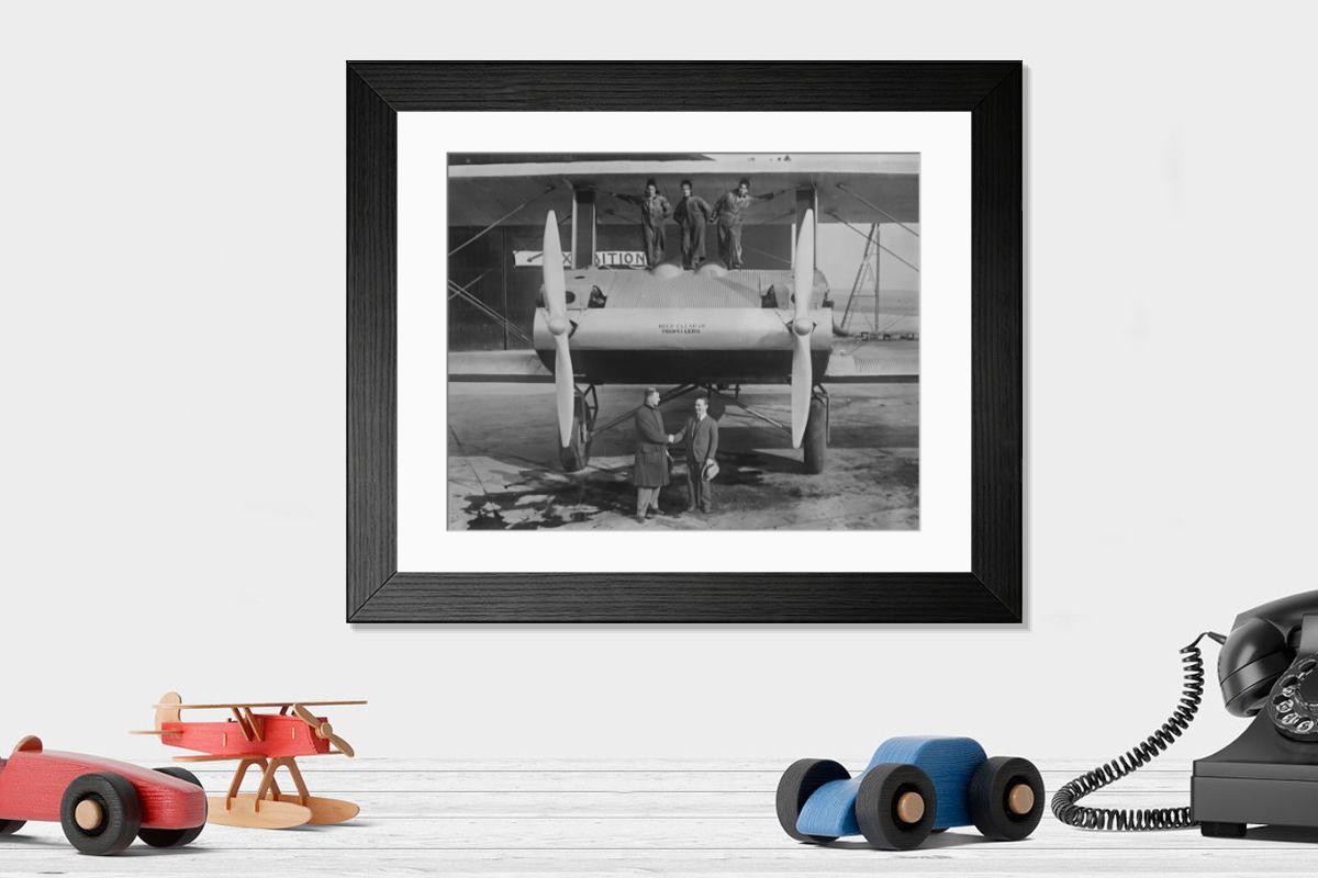 Shown hanging in a room: Modern 14"x12" (36x31cm)