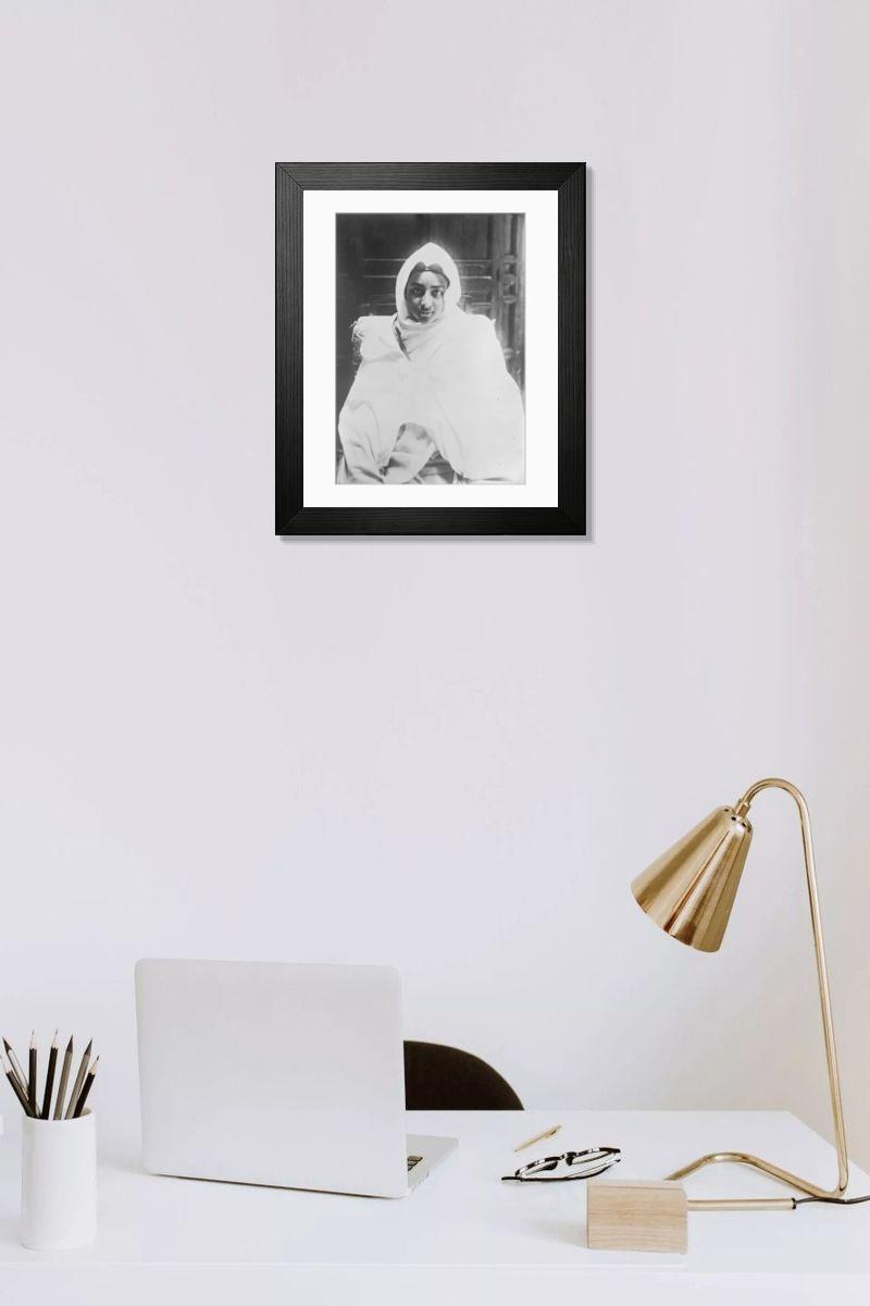 Shown hanging in a room: Modern 14"x12" (36x31cm)