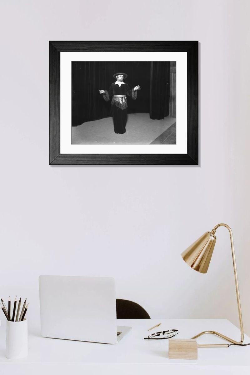 Shown hanging in a room: Modern 14"x12" (36x31cm)
