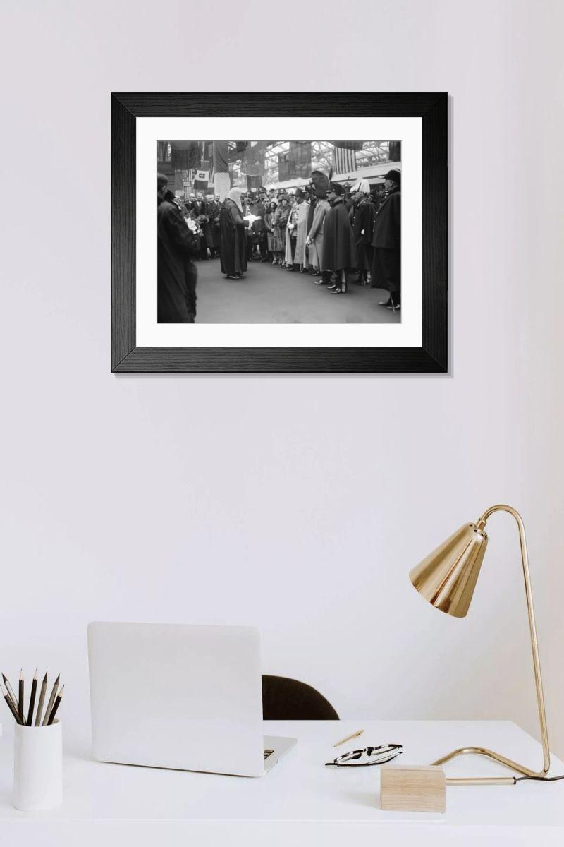 Shown hanging in a room: Modern 14"x12" (36x31cm)