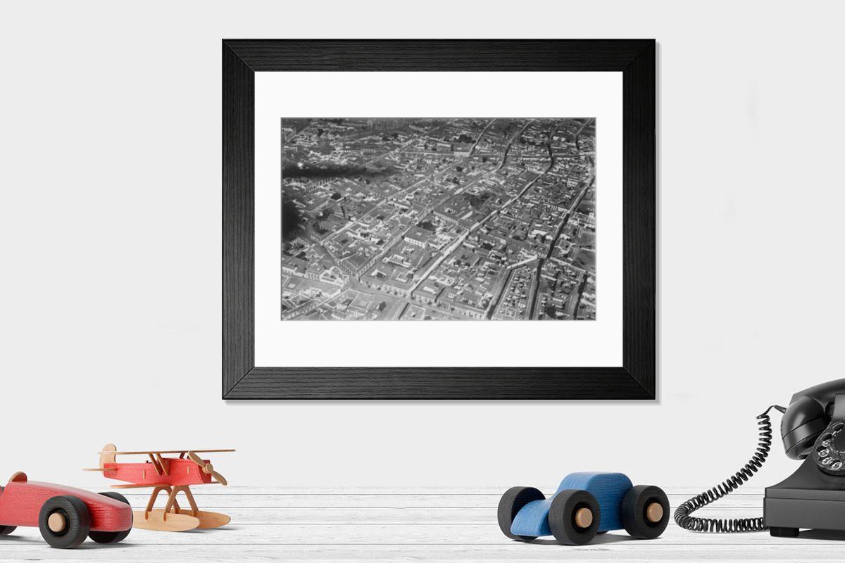 Shown hanging in a room: Modern 14"x12" (36x31cm)