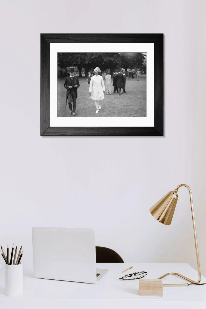 Shown hanging in a room: Modern 14"x12" (36x31cm)