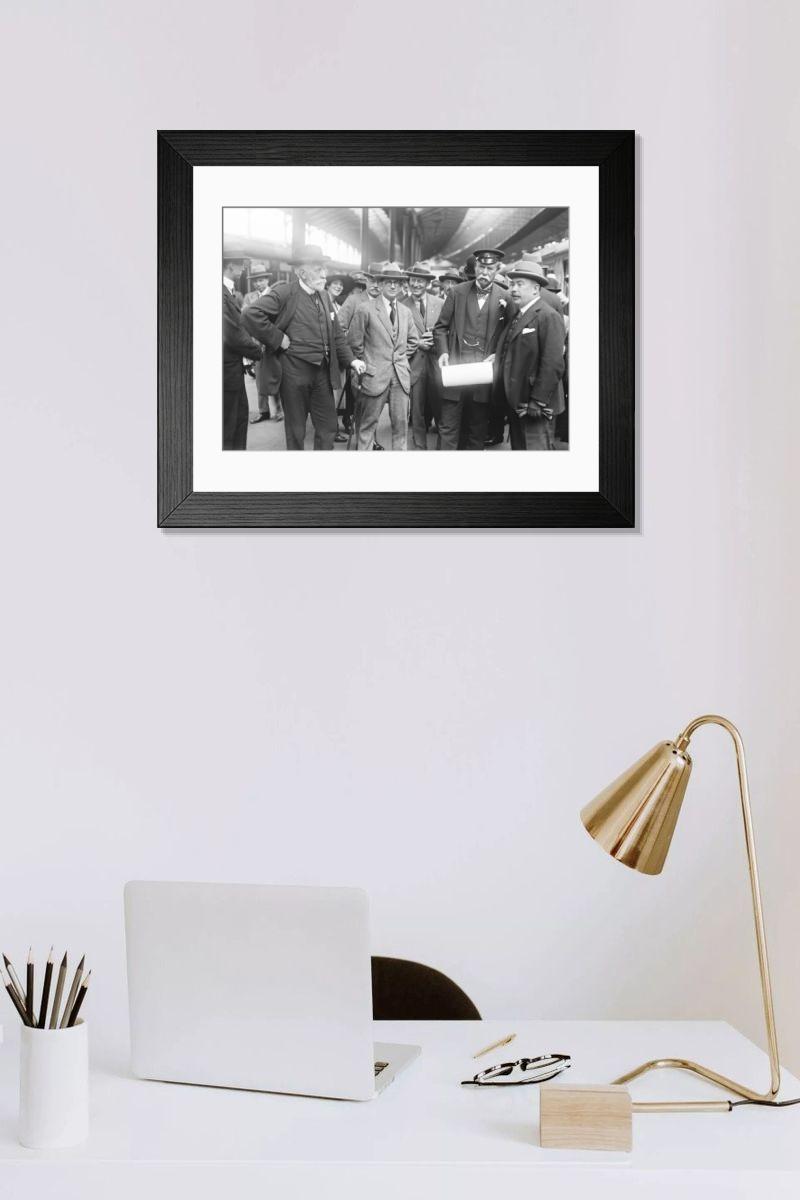 Shown hanging in a room: Modern 14"x12" (36x31cm)