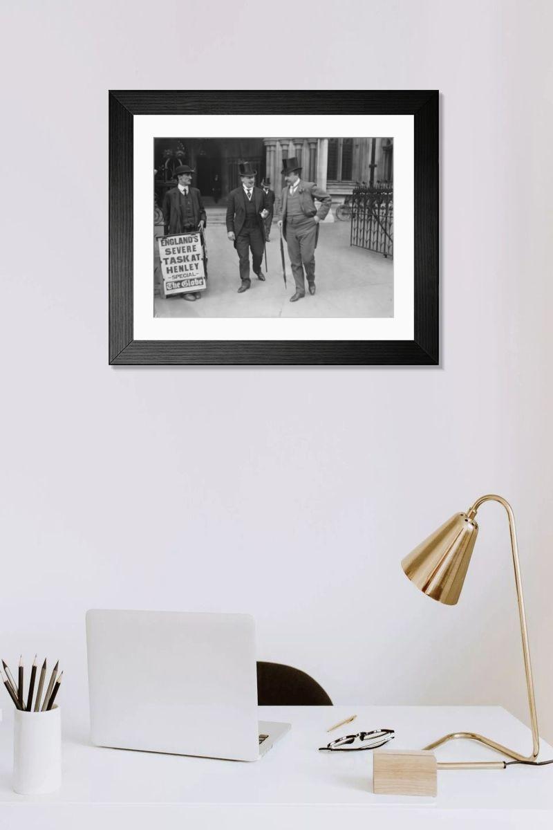 Shown hanging in a room: Modern 14"x12" (36x31cm)