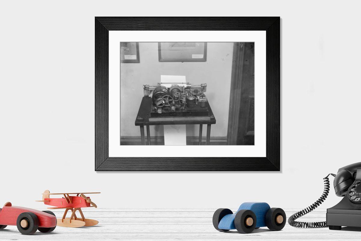 Shown hanging in a room: Modern 14"x12" (36x31cm)