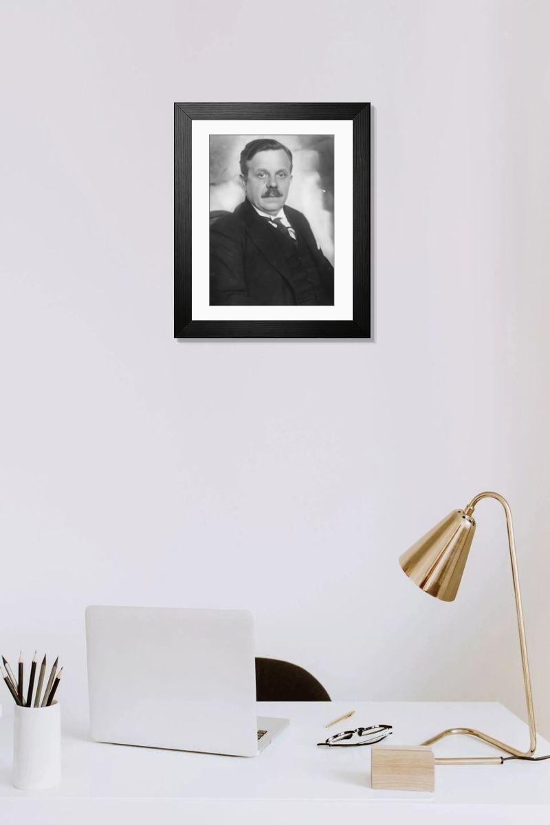 Shown hanging in a room: Modern 14"x12" (36x31cm)