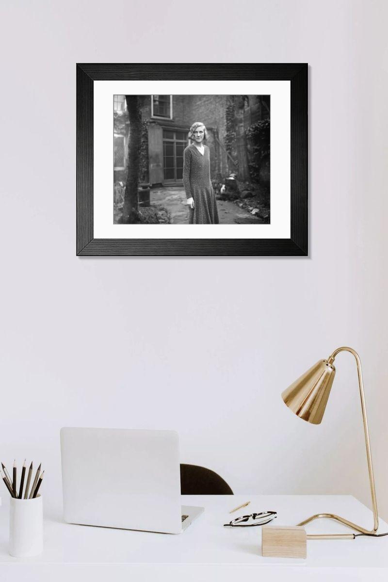 Shown hanging in a room: Modern 14"x12" (36x31cm)