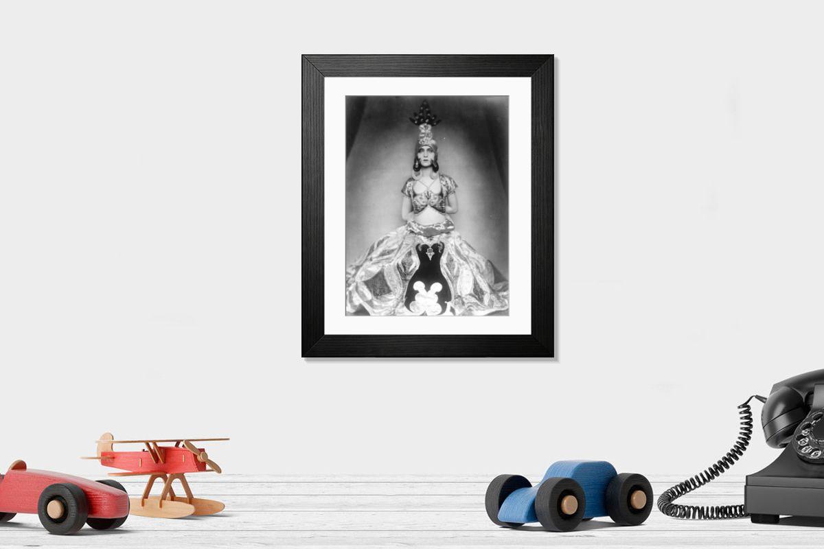 Shown hanging in a room: Modern 14"x12" (36x31cm)