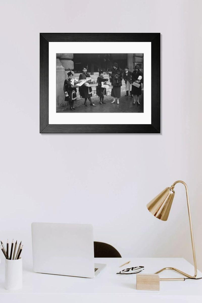Shown hanging in a room: Modern 14"x12" (36x31cm)