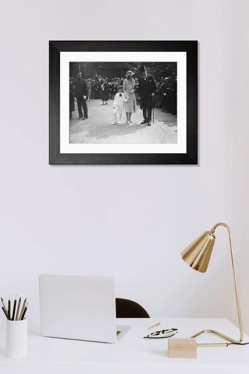 Shown hanging in a room: Modern 14"x12" (36x31cm)