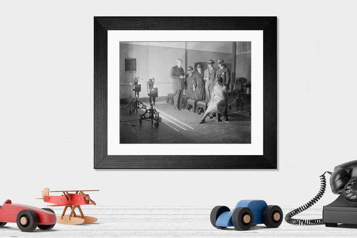 Shown hanging in a room: Modern 14"x12" (36x31cm)