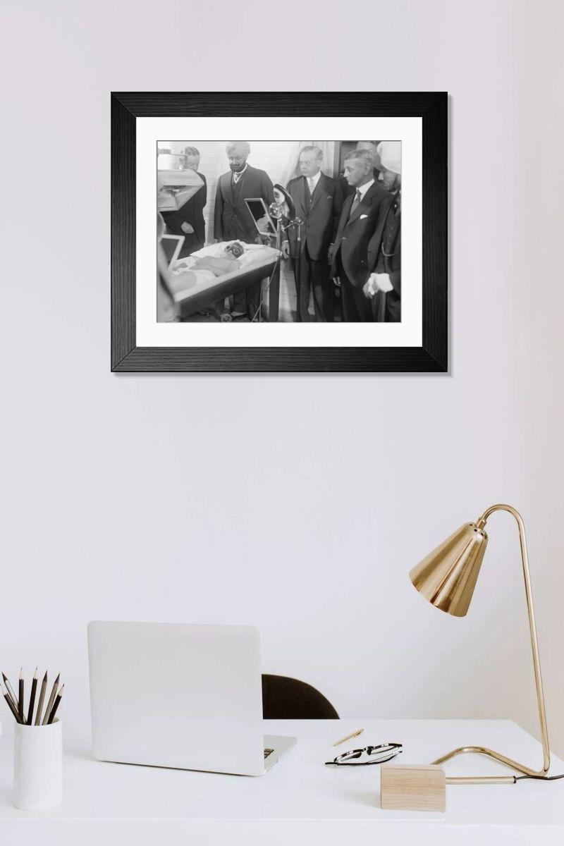 Shown hanging in a room: Modern 14"x12" (36x31cm)
