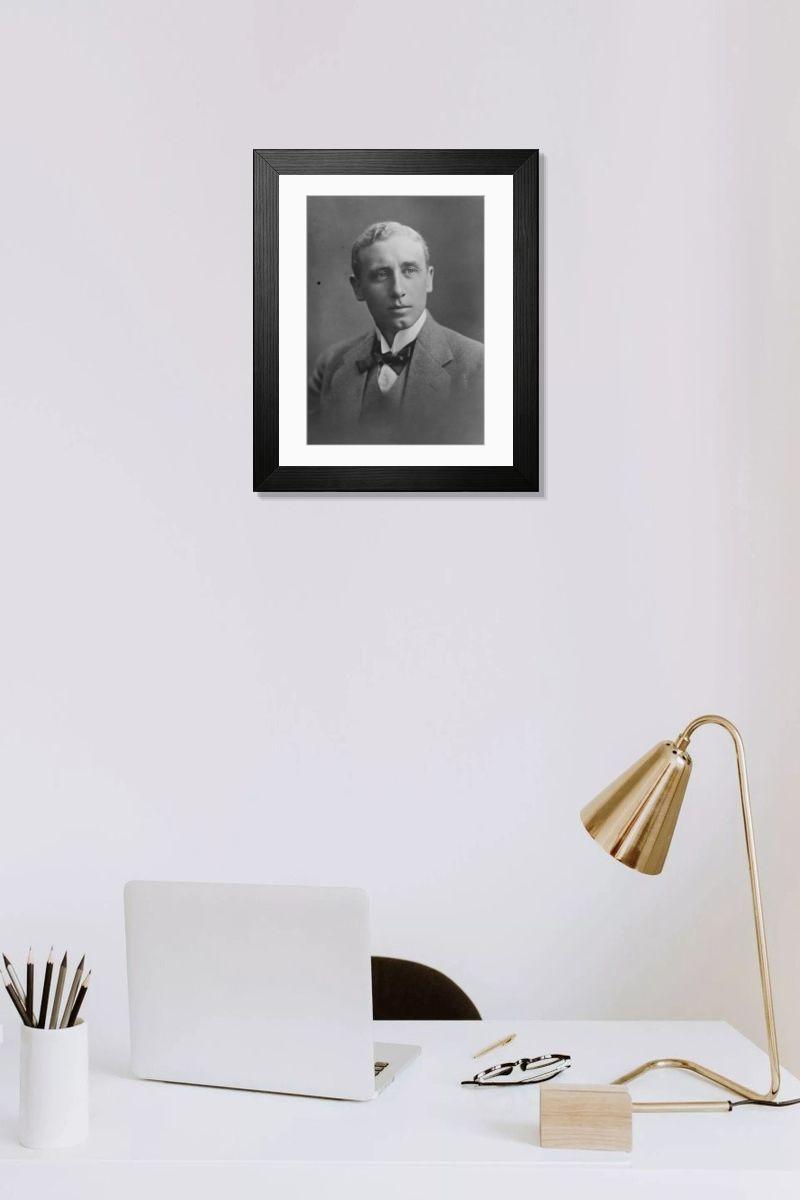Shown hanging in a room: Modern 14"x12" (36x31cm)