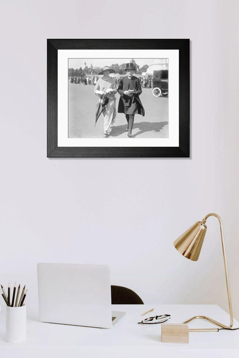Shown hanging in a room: Modern 14"x12" (36x31cm)